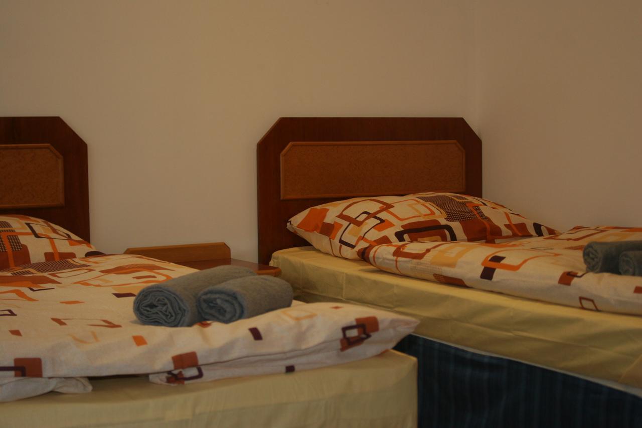 Art Star Hotel Hostivice Exterior foto